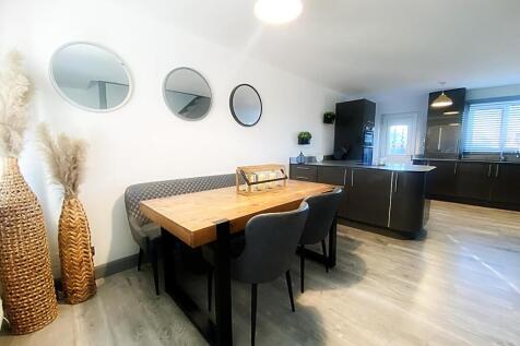 Kitchen, Breakfast &amp; Family Room