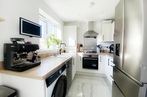 Kitchen/ Dining Room
