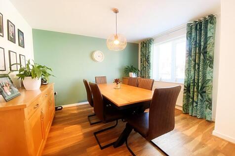 Dining/Family Room