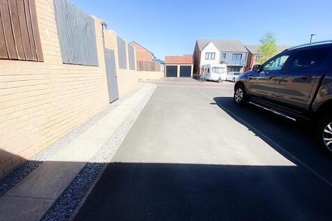 Garage &amp; Parking