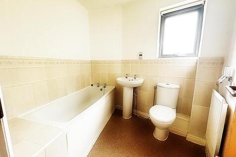 Family Bathroom.jpg
