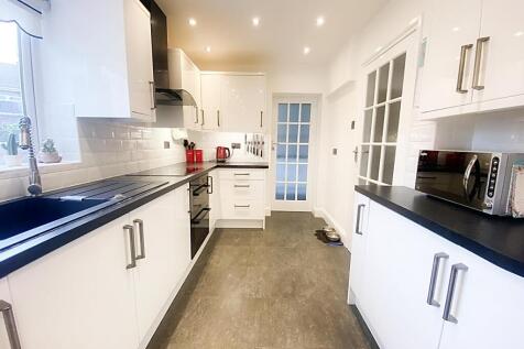 Breakfasting Kitchen