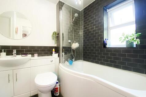 Jack &amp; Jill Bathroom