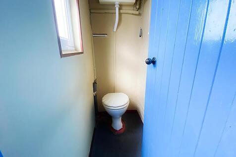 Outbuilding/WC