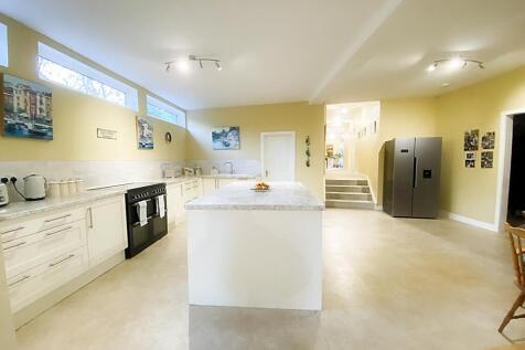 Breakfasting Kitchen