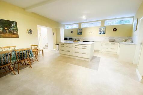 Breakfasting Kitchen