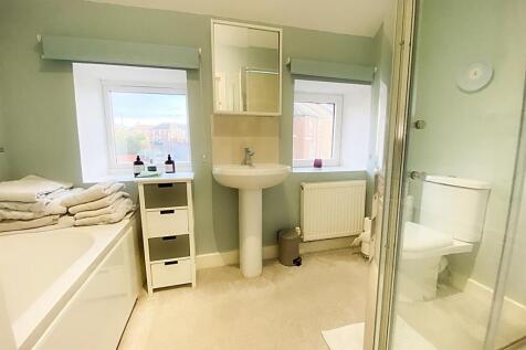 En-Suite Bathroom