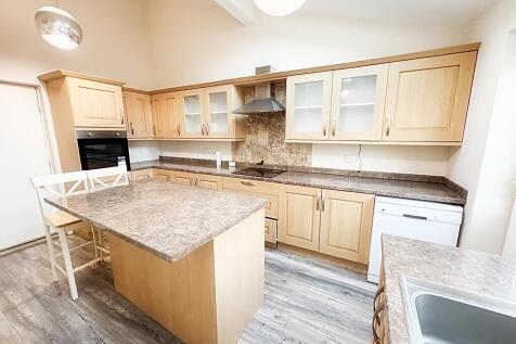 Kitchen/Breakfasting Area