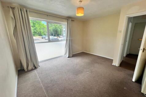 Bedroom 1.jpg