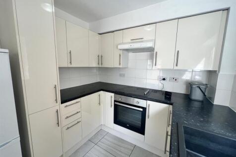 Kitchen2.jpg