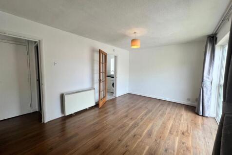 Living room 2.jpg