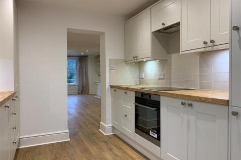 Kitchen 2.jpg
