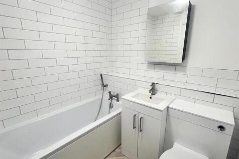Bathroom 1.jpg