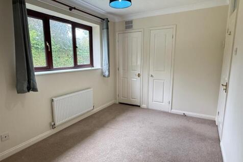 Bedroom 4.jpg