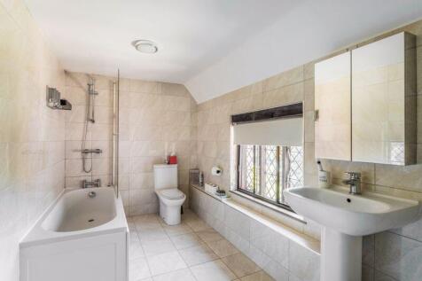 En Suite Main House