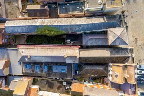 1373395-9-6900a0d9e3bcb-ARW