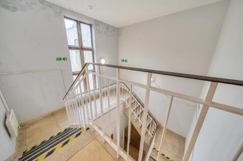 1369054-21-68eec75e68d5f