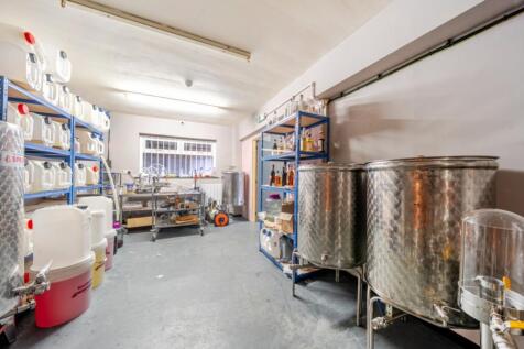 1374447-6-690495df461e4