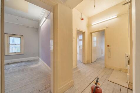 1369054-7-68eec2a3863d9