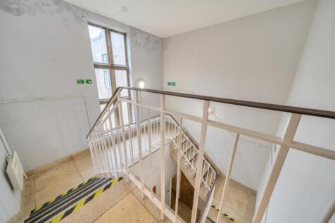 1369054-21-68eec75e68d5f