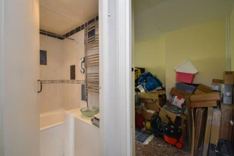 Bathroom/bedroom
