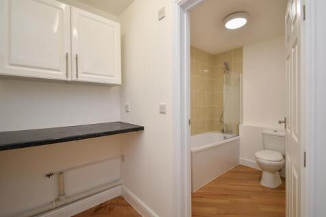 Utility/bathroom
