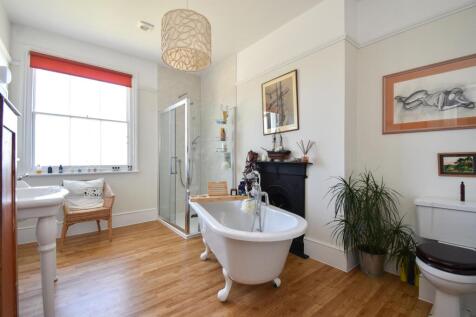 En-suite bathroom
