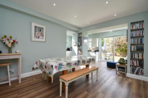Open plan kitchen/diner