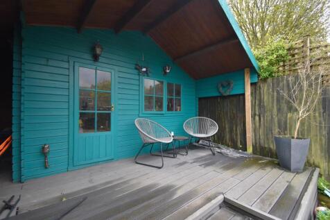 Garden studio/bar