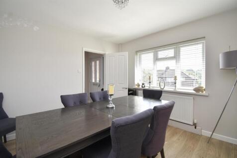 Dining room/bedroom 4