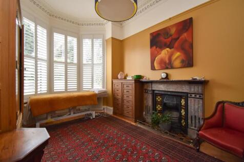 Bedroom/study