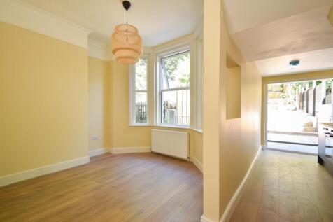 Living room/kitchen