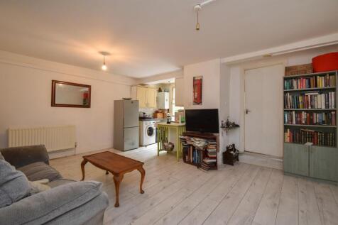 Living space &amp; kitchen