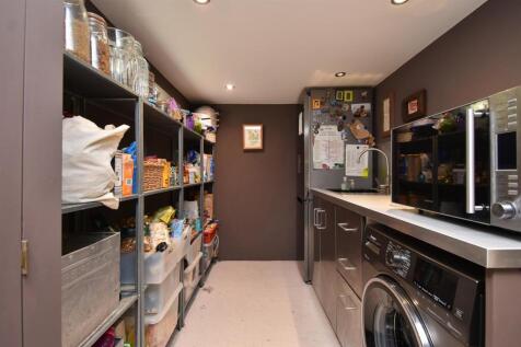 Walk-in pantry