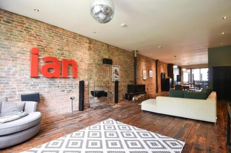 Open plan living space 1st floor