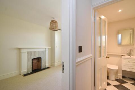 Bedroom &amp; bathroom