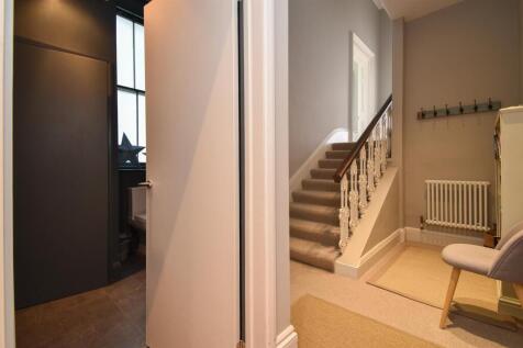 W/C &amp; Hallway