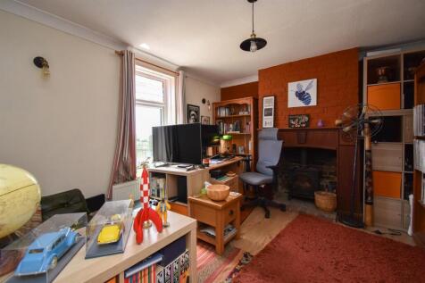 Bedroom/study