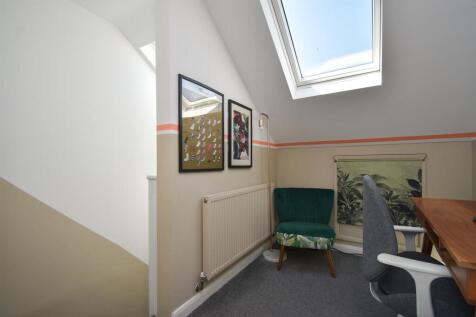 Study/dressing area