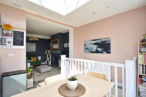 Kitchen/diner/living space