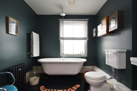 En-suite bathroom
