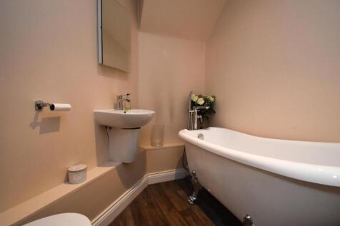 En-suite bathroom