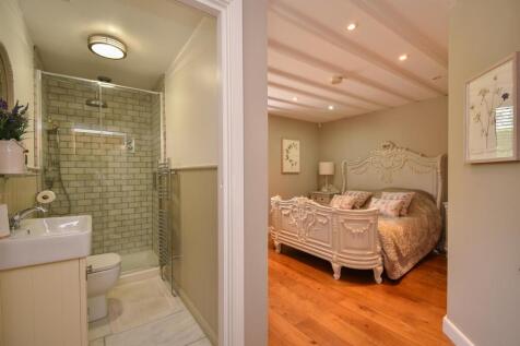 Bedroom/ensuite