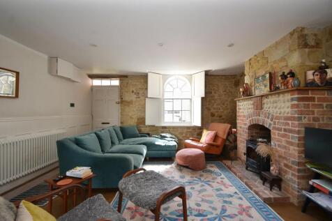 Living &amp; dining space