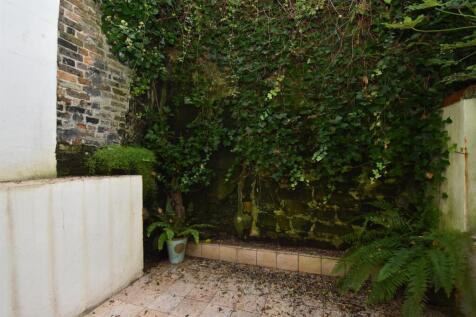 Courtyard garden