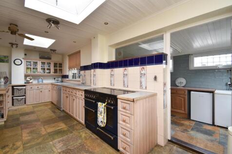 Kitchen &amp; utility