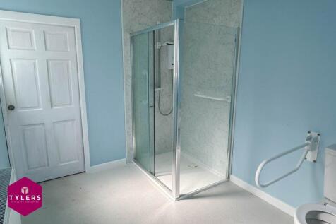 Shower Room.