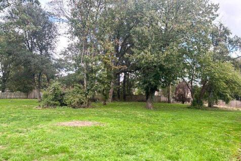 Wooded Grounds