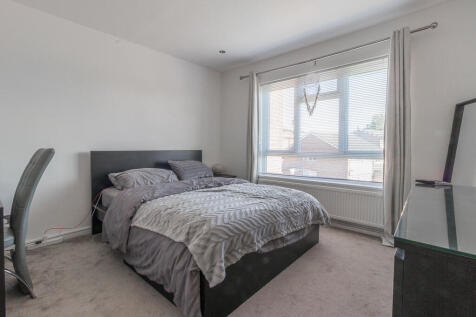 Master Bedroom 2-1