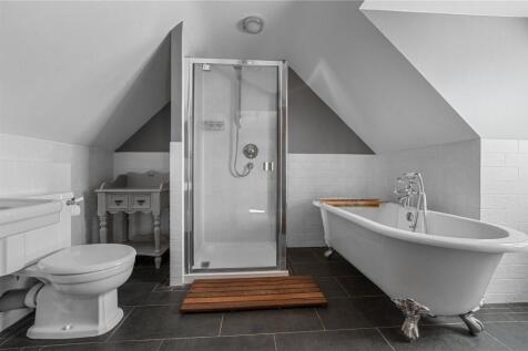 Principal Bathroom